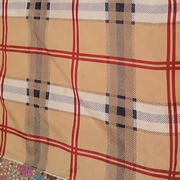 Burberry Classic Plaid square silk scarf *flaws* *missing authentic tag* 34x33 - Picture 7 of 7